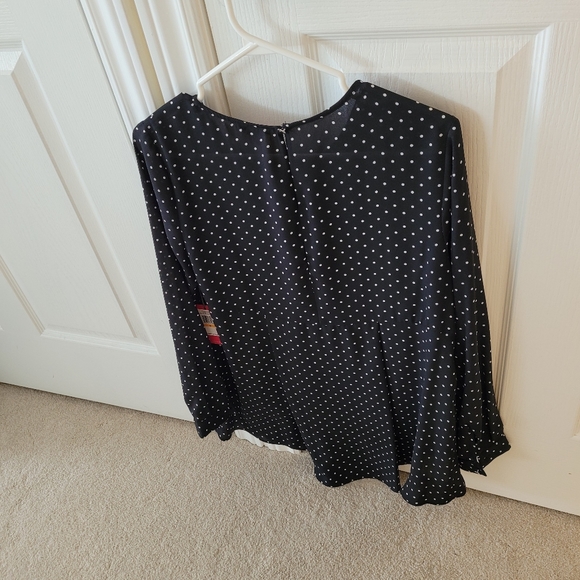 Vince Camuto top - Picture 2 of 4